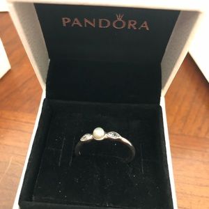 Pandora Luminous Leaves Ring